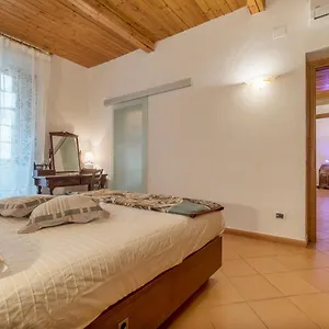  Apartamento Borghese Roomy Flat Italia